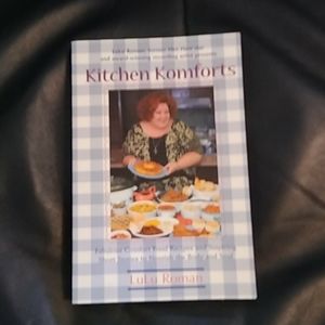 Kitchen Comforts Cookbook by LuLu Roman SC